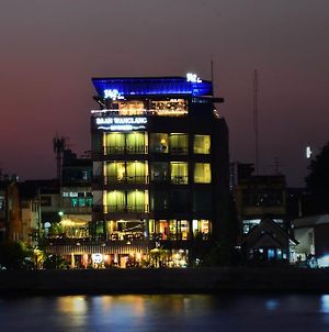 Hotel Baan Wanglang Riverside, Bangkok Exterior photo