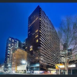 Aura On Flinders Serviced Apartments Melbourne City Exterior photo