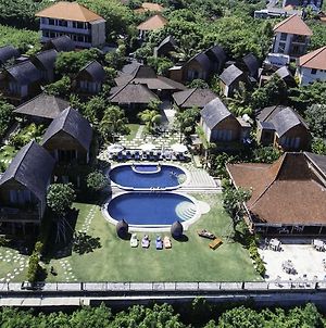 De Sapphire Cliff Villa By Danapati Bali Exterior photo