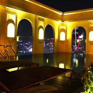 Awesome Cbd Luxury Apartment Icon56 Rooftop Pool Ho-Chi-Minh-Stadt Exterior photo