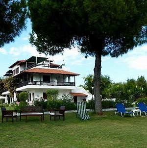 Villa Oasis Nea Potidea Exterior photo