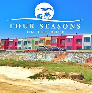 Villa Four Seasons On The Gulf Galveston Exterior photo