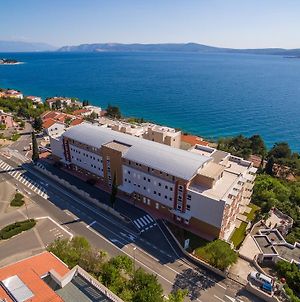 Crikvenica Residence Apartments And Rooms Exterior photo