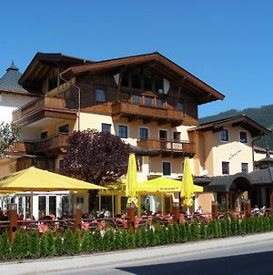 Appartements Lorenzoni, Cafe Konditorei Helmut Lorenzoni Kirchberg in Tirol Exterior photo