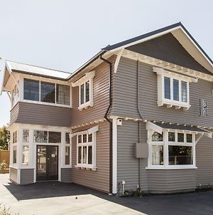 Home Lea Bed And Breakfast Christchurch Exterior photo
