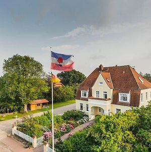 Altes Landhaus - Ferienwohnung Schleswig-Holstein Wendtorf Exterior photo
