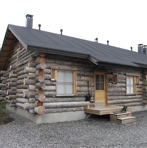 Lost Inn Cabins Äkäslompolo Exterior photo
