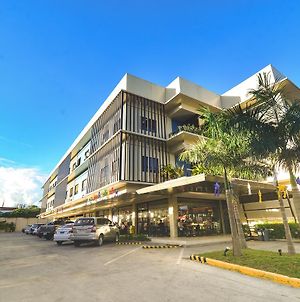 Felix Residences Cebu Stadt Exterior photo
