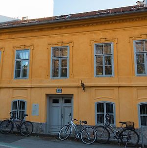 Appartements in Graz beim LKH Exterior photo