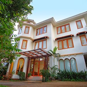 Mango Hill Inn Yangon Exterior photo