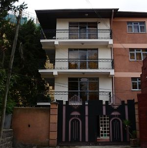 The Hive Guest House Addis Abeba Exterior photo