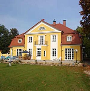 Villa Herrenhaus Poppelvitz Maltzien Exterior photo