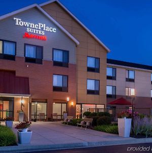 Towneplace Suites By Marriott Huntington Exterior photo