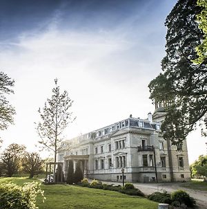 Hotel Schloss Kaarz mit Park Exterior photo