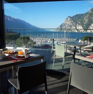 Hotel Riviera Riva del Garda Exterior photo