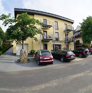 Hotel Gaestehaus Jufferpanorama Brauneberg Exterior photo