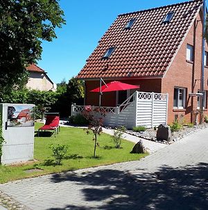 Modern Holiday Home in Wiek with Garden Wiek auf Rügen Exterior photo
