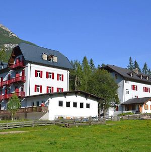 Hotel Croda Rossa Schluderbach Exterior photo