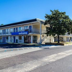 Motel 6-Charleston, - North Exterior photo