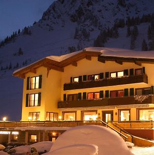 Hotel Arlberg Stuben Stuben am Arlberg Exterior photo