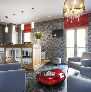 Hotel Charlemagne Neuilly-sur-Seine Room photo