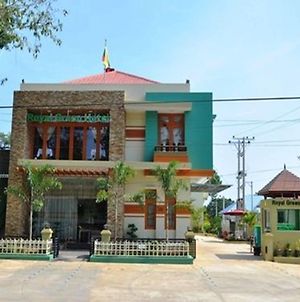 Royal Green Hotel Pyin U Lwin Exterior photo