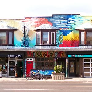 The Only Backpacker'S Inn Toronto Exterior photo