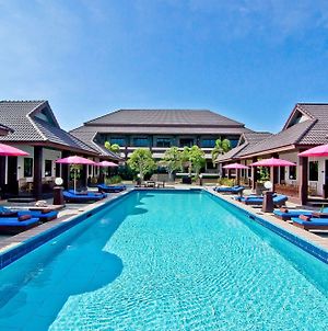 Rose Bay Resort Pattaya Exterior photo