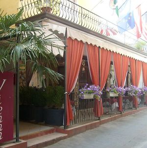 Hotel Vienna Toscolano-Maderno Exterior photo