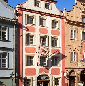Red Lion Hotel Prag Exterior photo