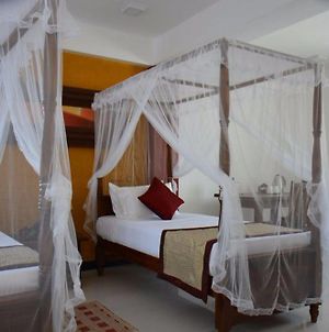 Meili Lanka City Hotel Kandy Exterior photo