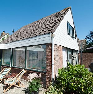 Holiday Home With A Strong Hint Of Quirky Nostalgia Noordwijkerhout Exterior photo