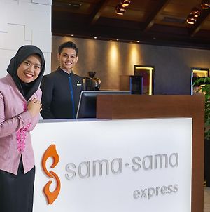 Hotel Sama Sama Express Klia Sepang Exterior photo