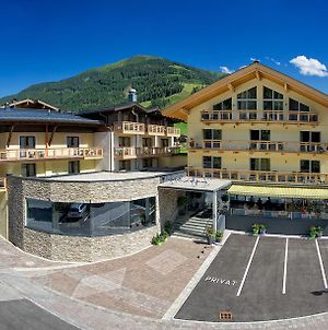 Hotel Alpina Wanderlust Saalbach Exterior photo