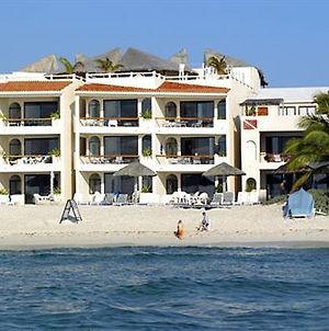 Villa De Rosa Beach Resort Akumal Exterior photo