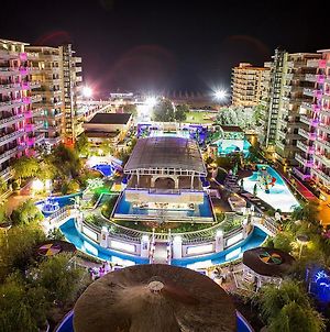 Phoenicia Holiday Resort Mamaia Exterior photo