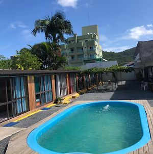 Quarto Camping E Hostel Bombinhas Exterior photo