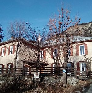 Bed and Breakfast Maison Familiale Des Gueyniers Jausiers Exterior photo