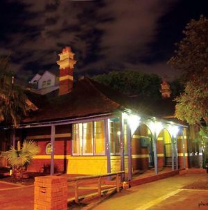 Coolibah Lodge Hostel Perth Exterior photo