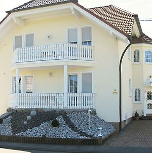 Spacious Apartment in Kolbingen with Garden Exterior photo