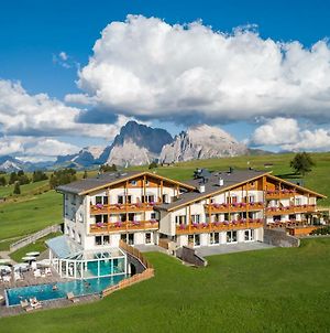 Hotel Santner Alpine Sport&Relax Seiser Alm Exterior photo