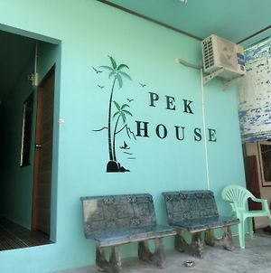 Ferienwohnung Pek House Phuket Exterior photo
