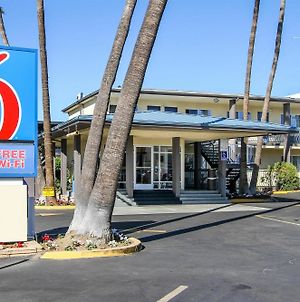 Motel 6 San Diego Airport/Harbor Exterior photo