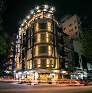 Lavanya Boutique Hotel Phnom Penh Exterior photo