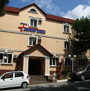Hotel Morskaya Zvezda Gelendschik Exterior photo
