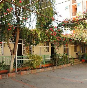 Mm Apartment Guest House Addis Abeba Exterior photo