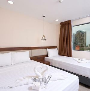 Griffin Hotel&Suites Cebu Stadt Exterior photo
