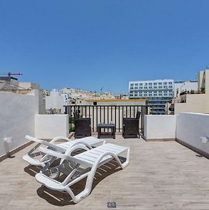 Ferienwohnung Cosy 1Br Penthouse With Terrace, Great Location Gzira Exterior photo