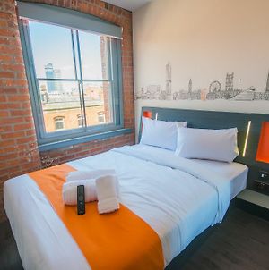 easyHotel Manchester Exterior photo