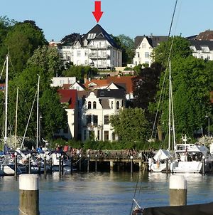 Stadtvilla mit Hafenpanorama Flensburg Exterior photo